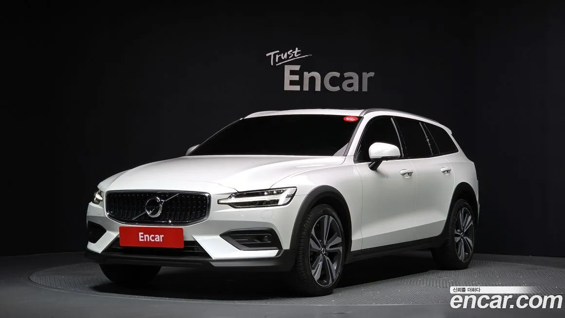 Volvo V60 — фото 1
