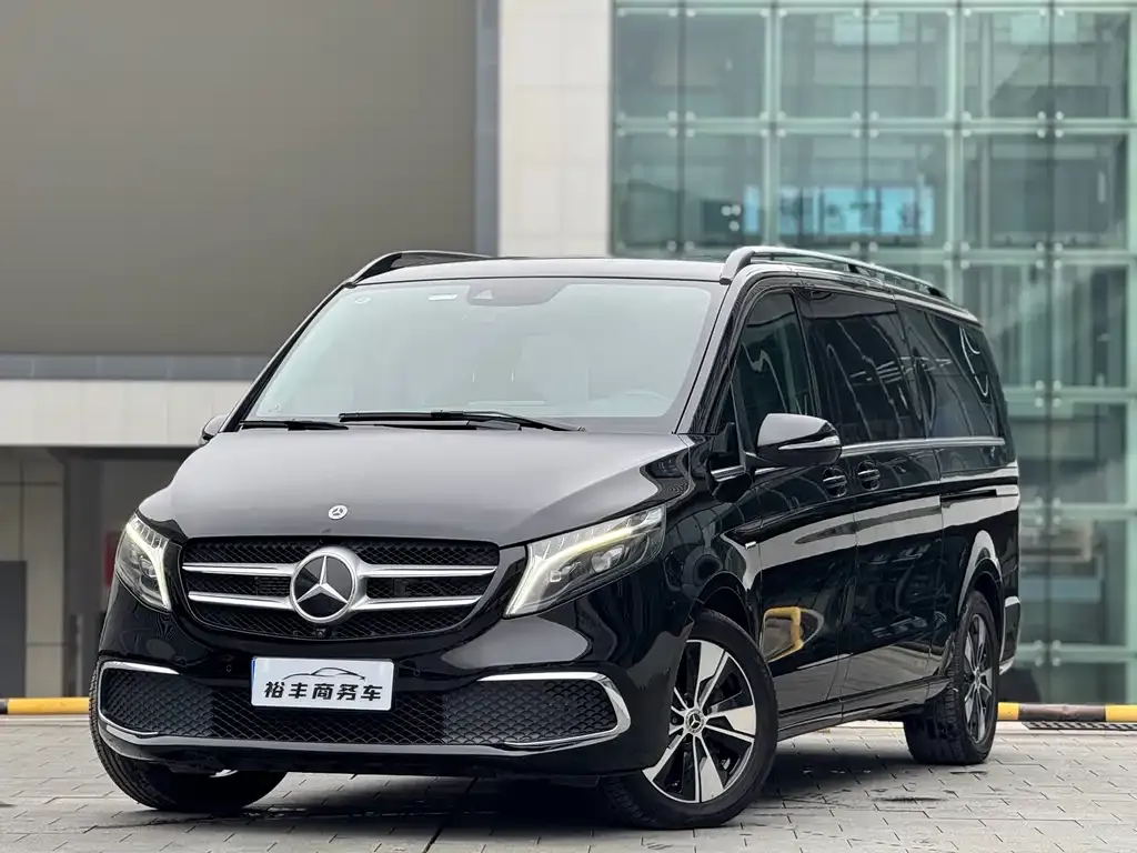Mercedes-Benz V-Class — фото 1