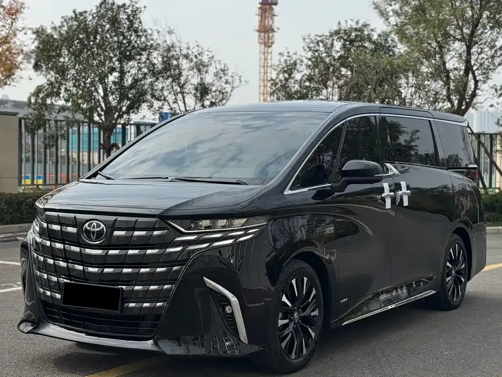 Toyota Alphard — фото 2