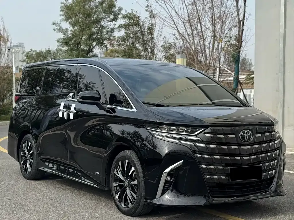 Toyota Alphard — фото 4