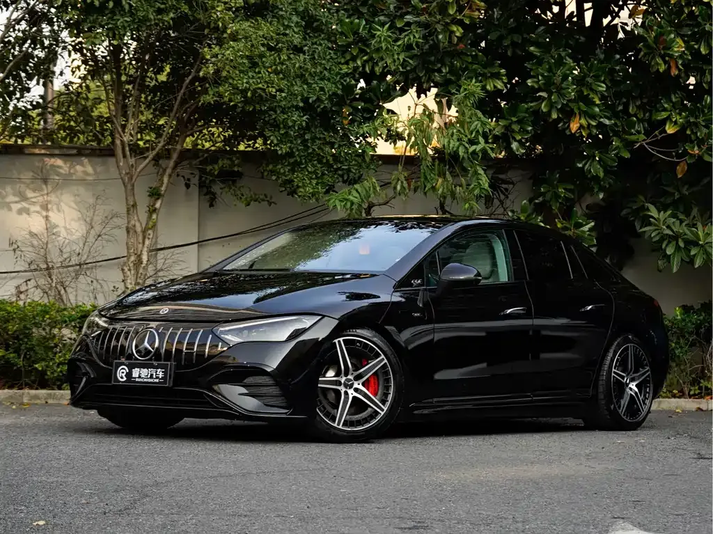 Mercedes-Benz EQE AMG — фото 2