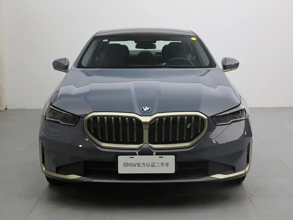 BMW i5 — фото 2