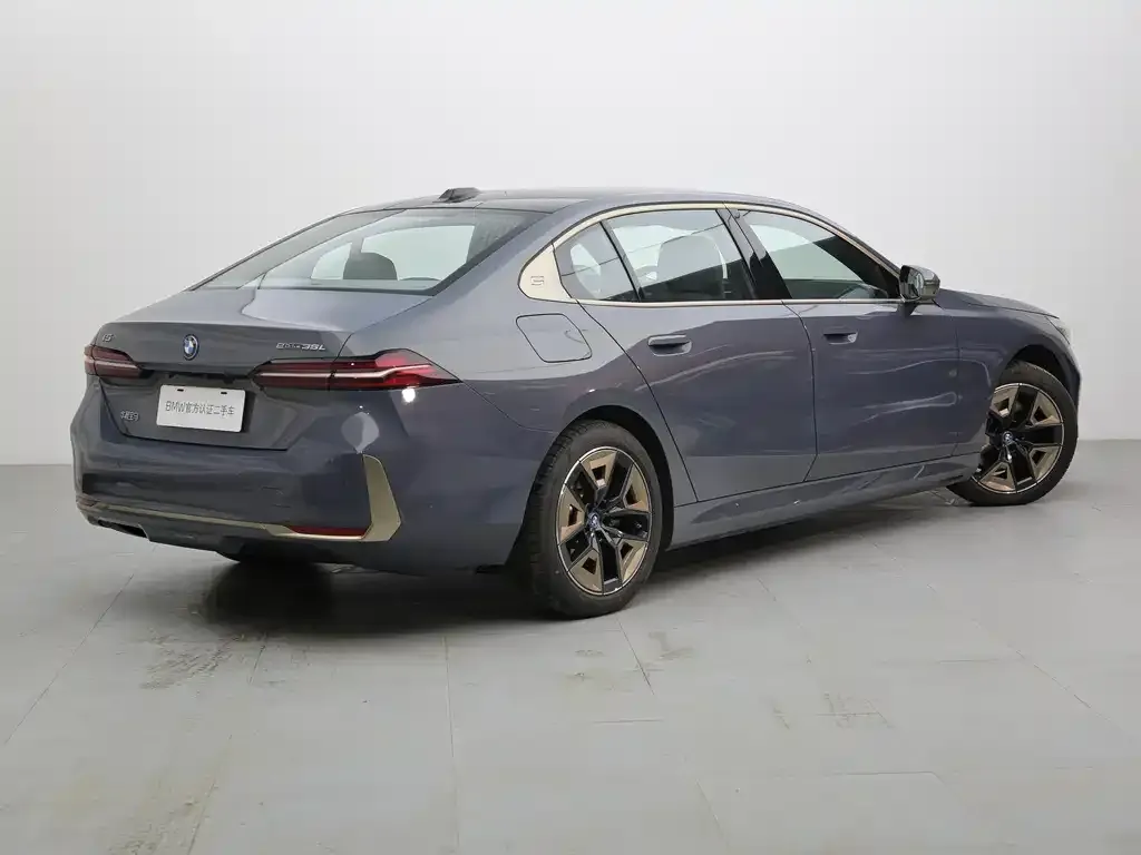 BMW i5 — фото 4