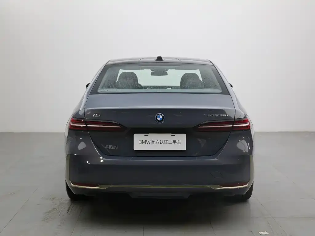 BMW i5 — фото 5