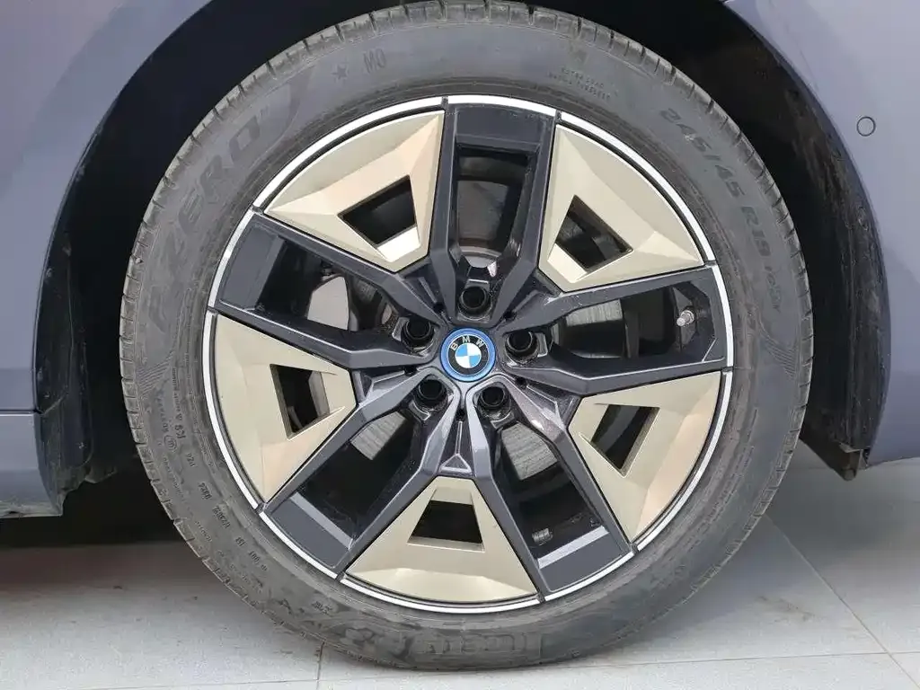 BMW i5 — фото 7