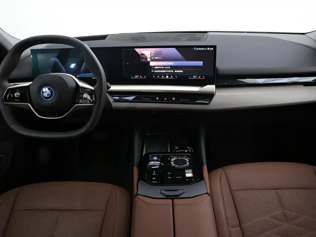 BMW i5 — фото 8