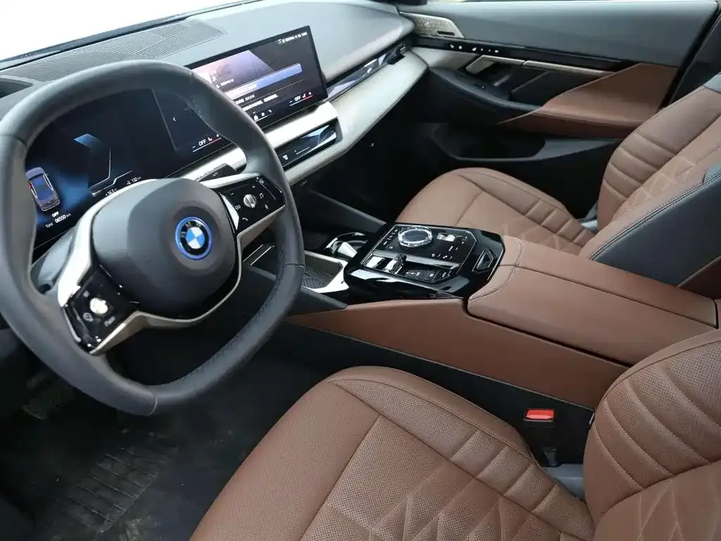 BMW i5 — фото 9