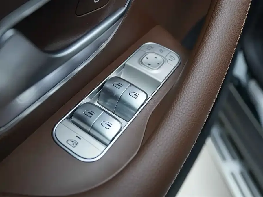 Mercedes-Benz GLS — фото 10