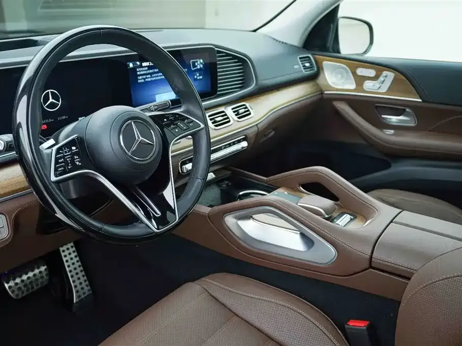 Mercedes-Benz GLS — фото 9