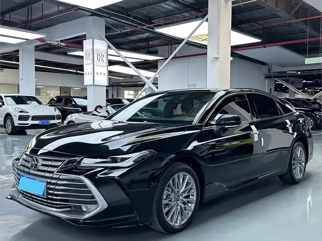 Toyota Avalon — фото 1