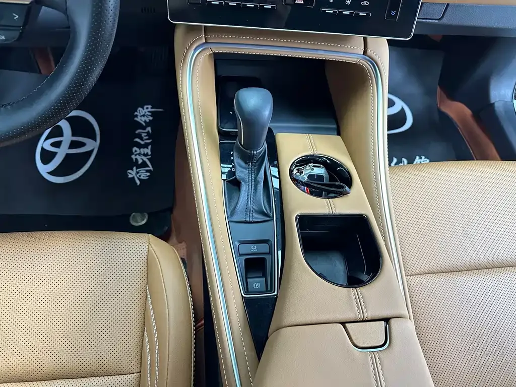 Toyota Avalon — фото 10