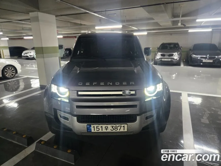 Land Rover Defender — фото 1