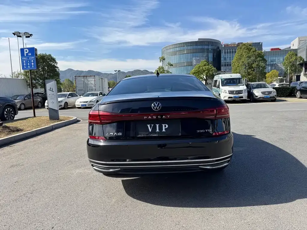 Volkswagen Passat — фото 7