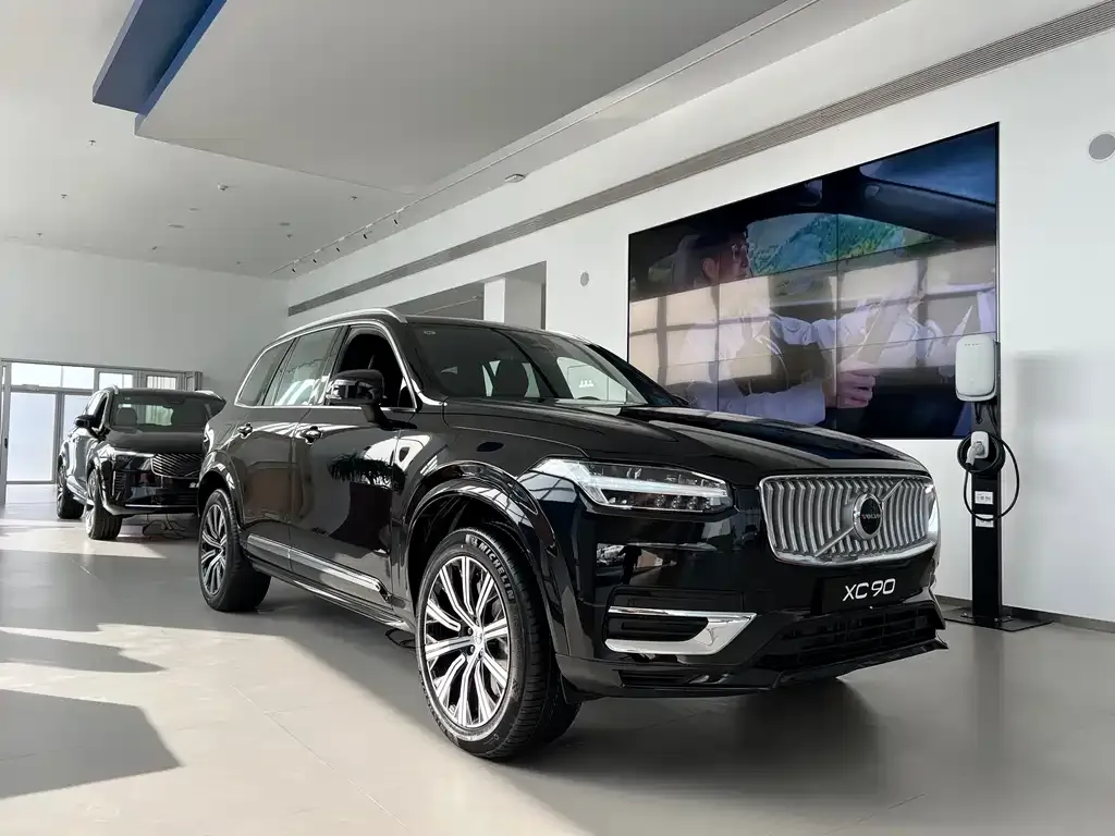 Volvo XC90 — фото 3