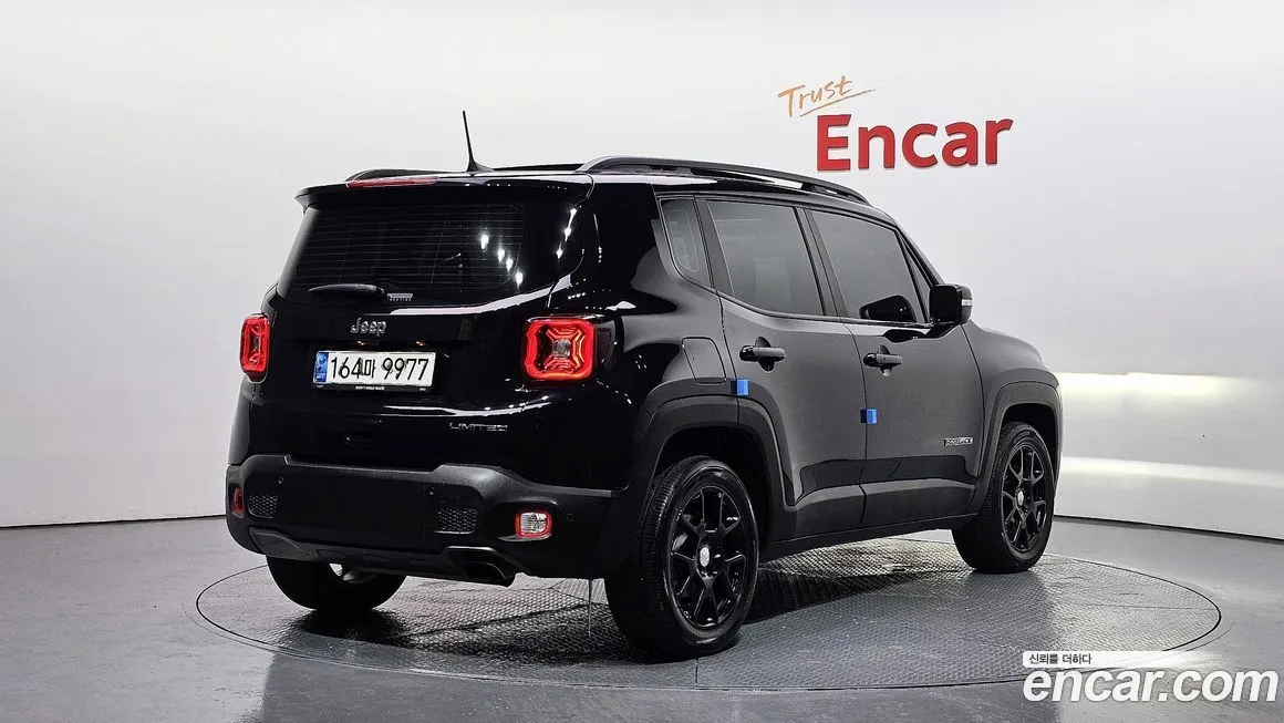 Jeep Renegade — фото 2