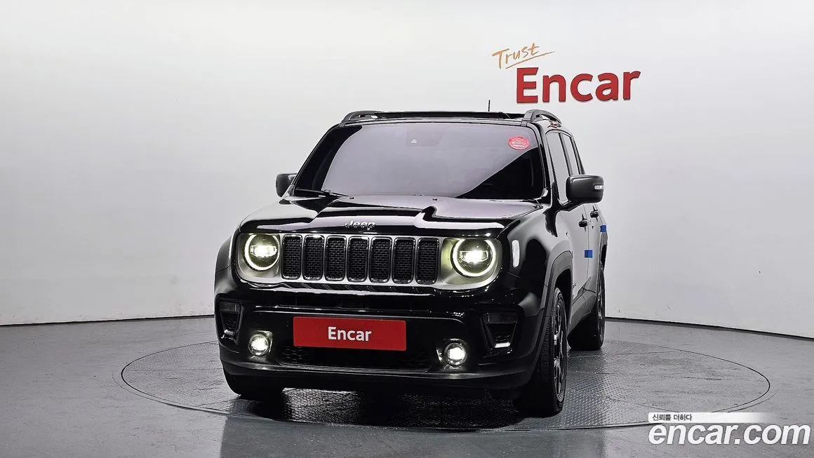 Jeep Renegade — фото 3