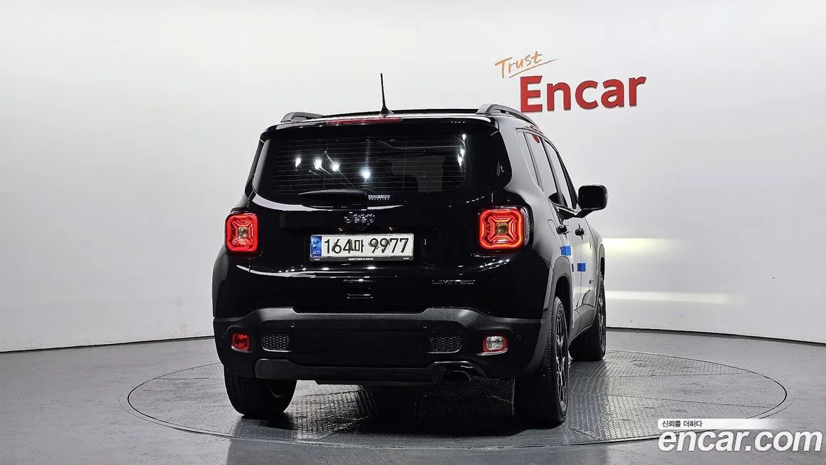Jeep Renegade — фото 4