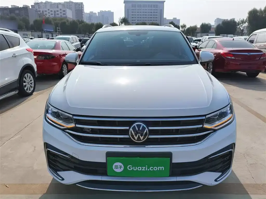 Volkswagen Tiguan L — фото 3
