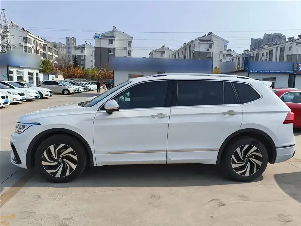 Volkswagen Tiguan L — фото 5