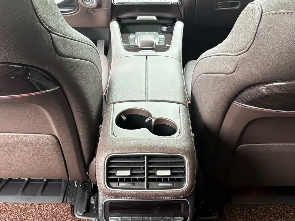 Mercedes-Benz GLS — фото 7