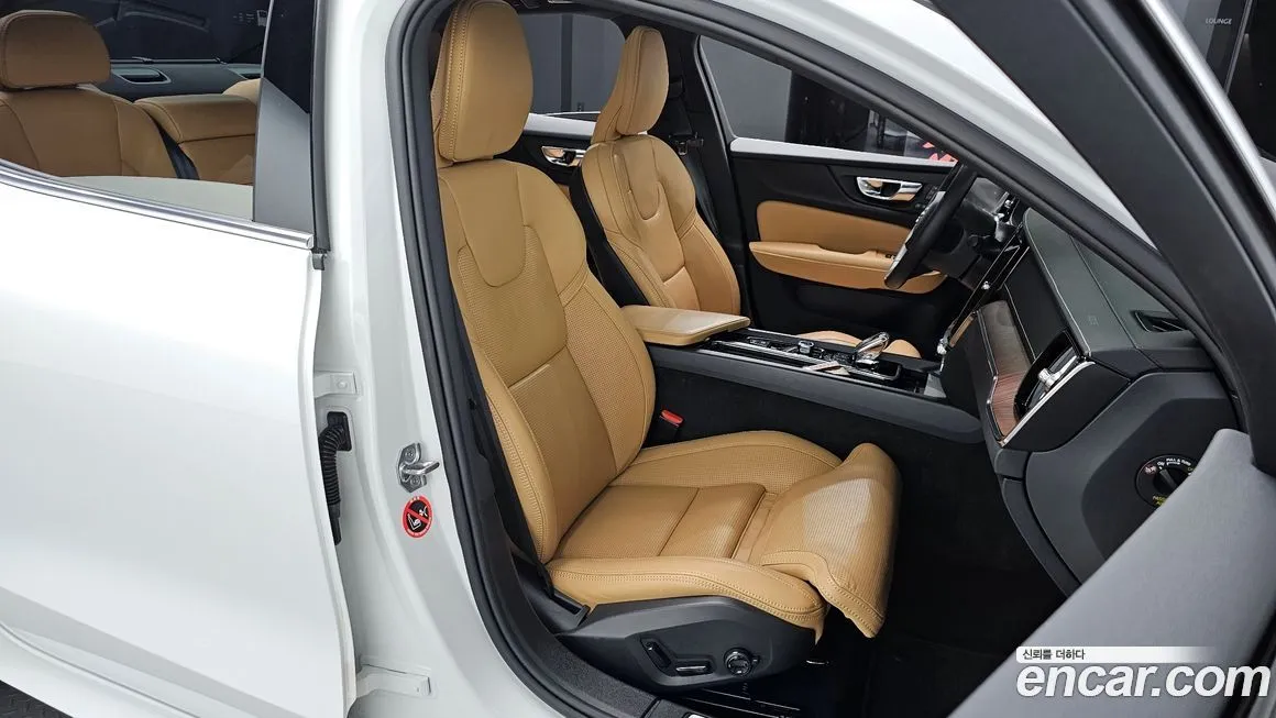 Volvo S60 — фото 10