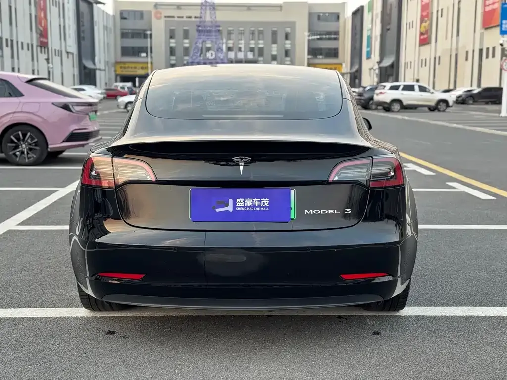 Tesla Model 3 — фото 8