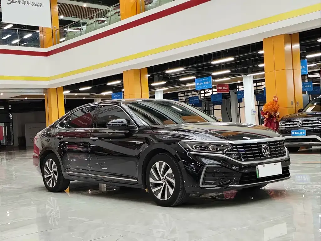 Volkswagen Passat New Energy — фото 3