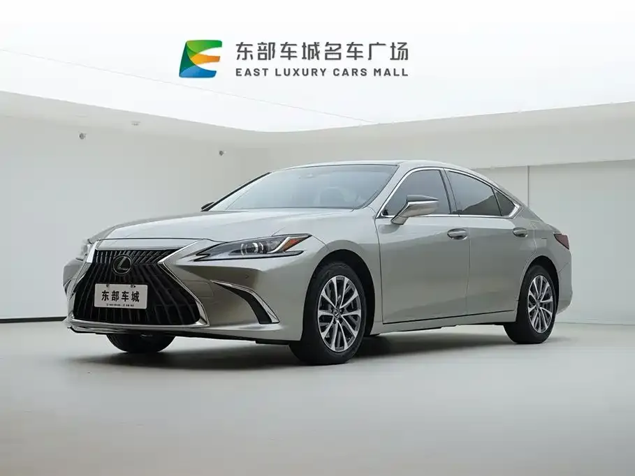 Lexus ES — фото 1