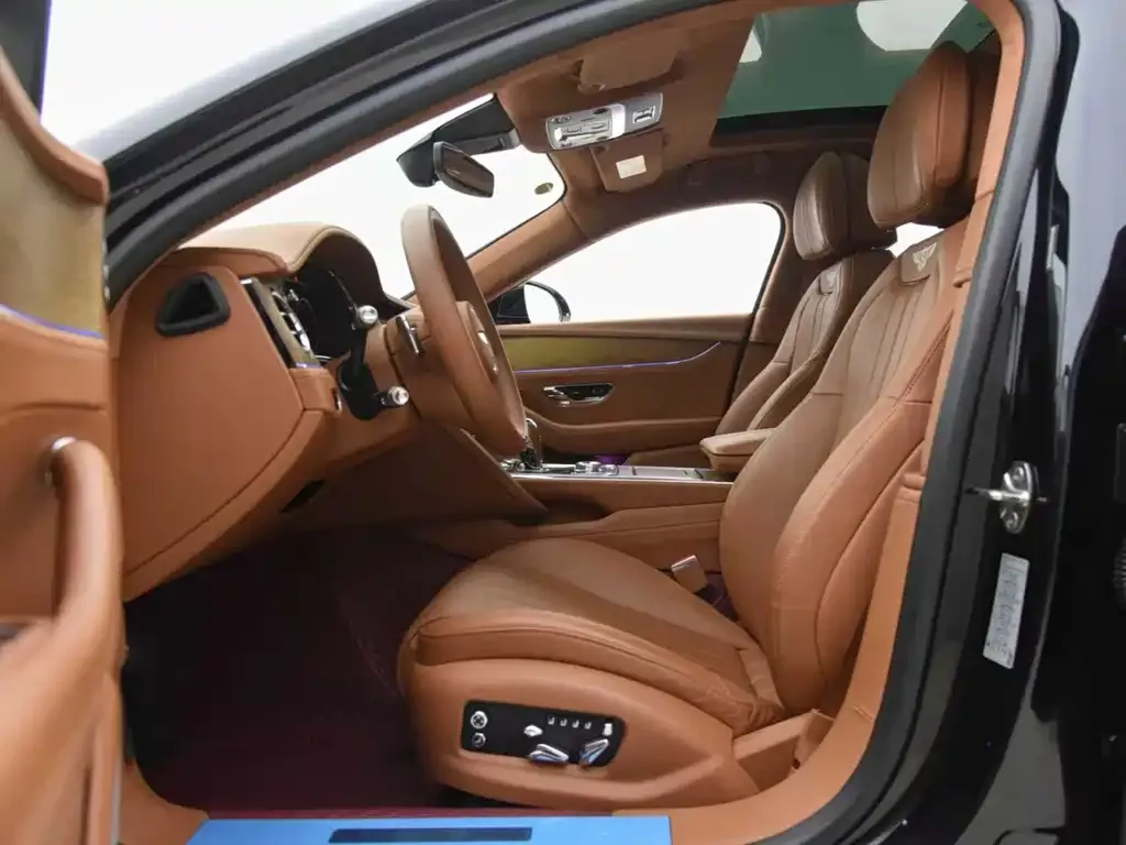Bentley Flying Spur — фото 8