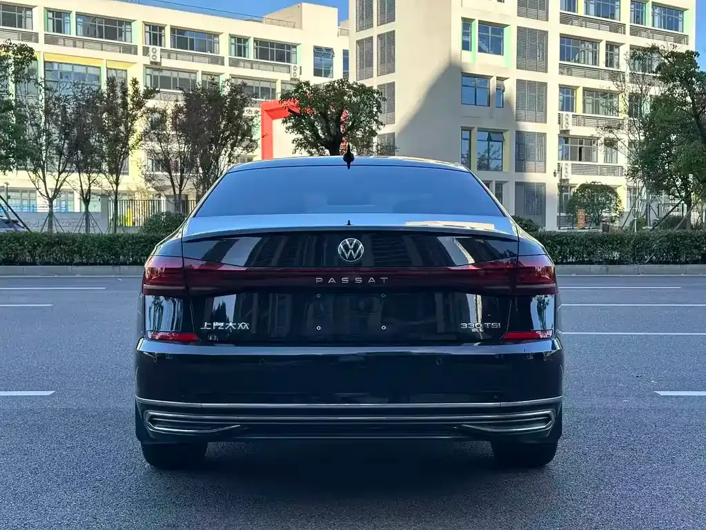 Volkswagen Passat — фото 8