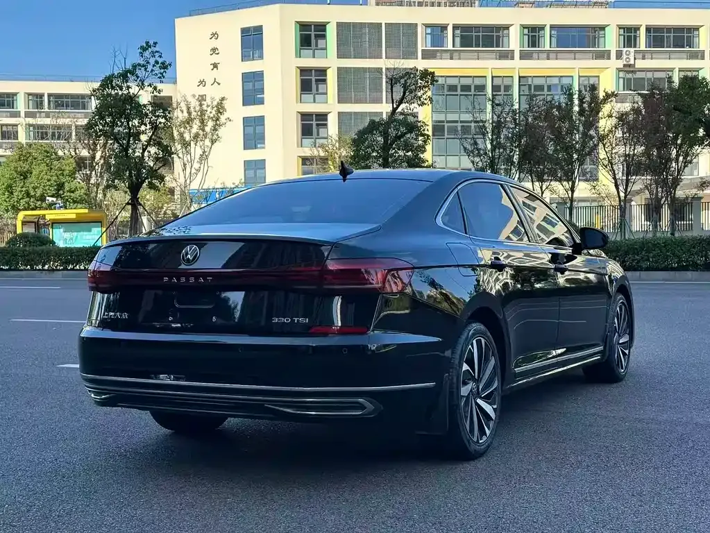 Volkswagen Passat — фото 9