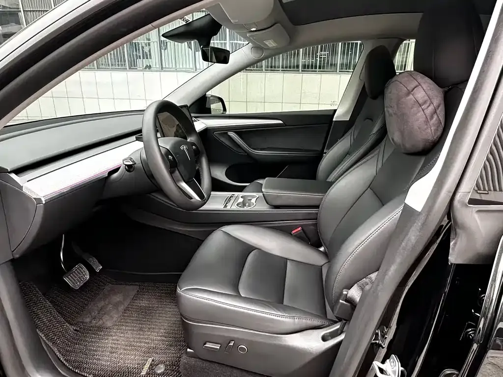 Tesla Model Y — фото 4