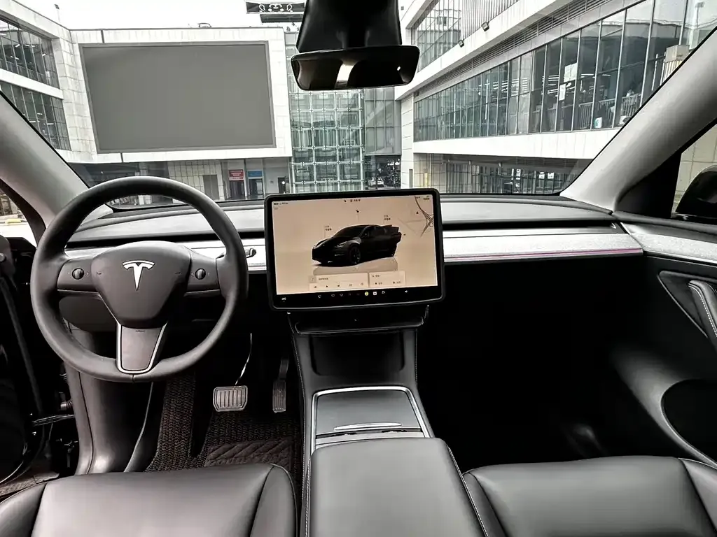 Tesla Model Y — фото 5
