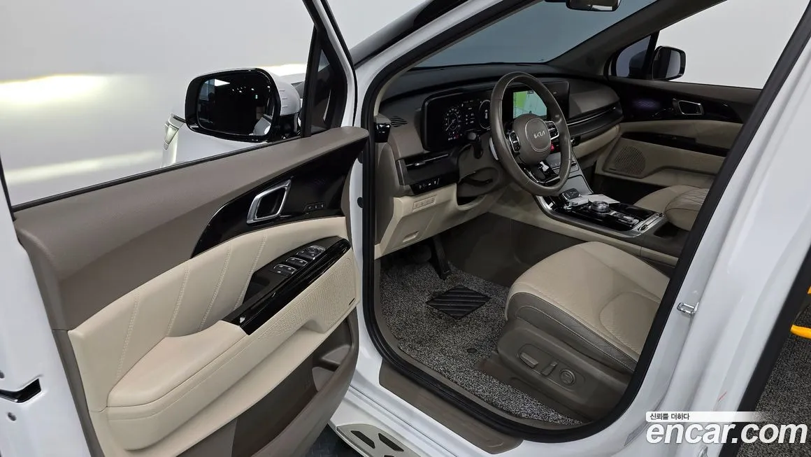 Kia Carnival — фото 10