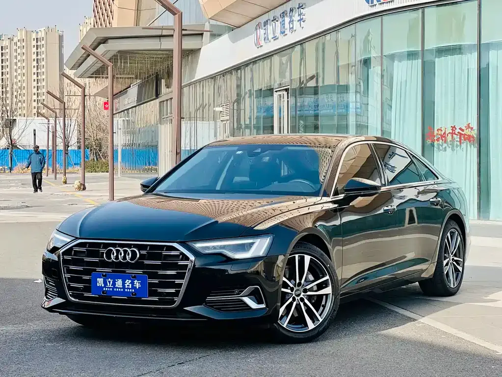 Audi A6L — фото 1