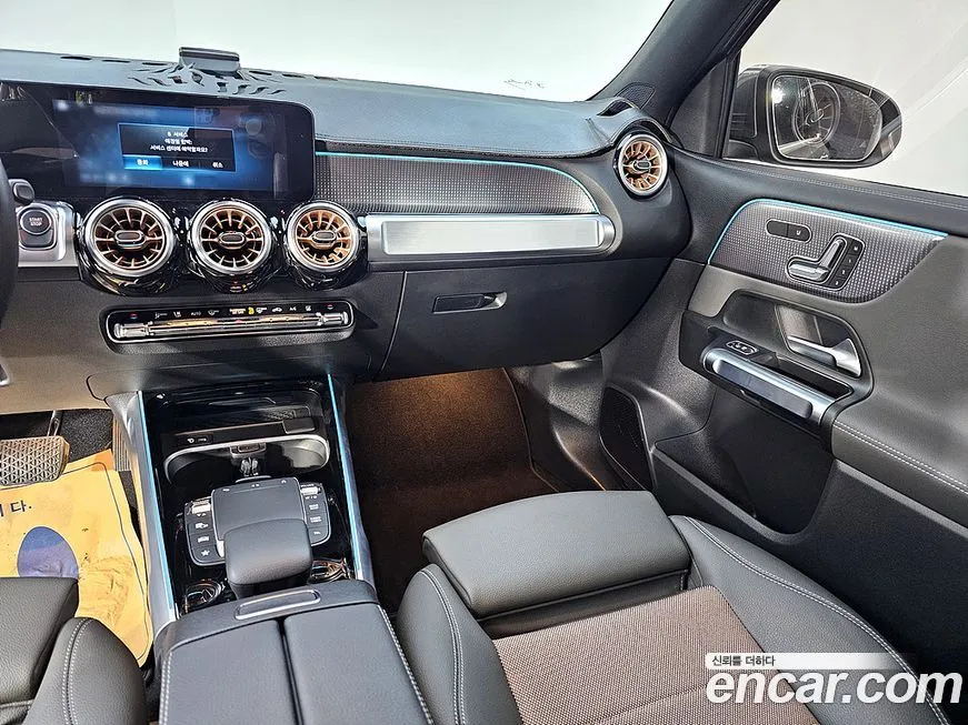 Mercedes-Benz EQB — фото 10