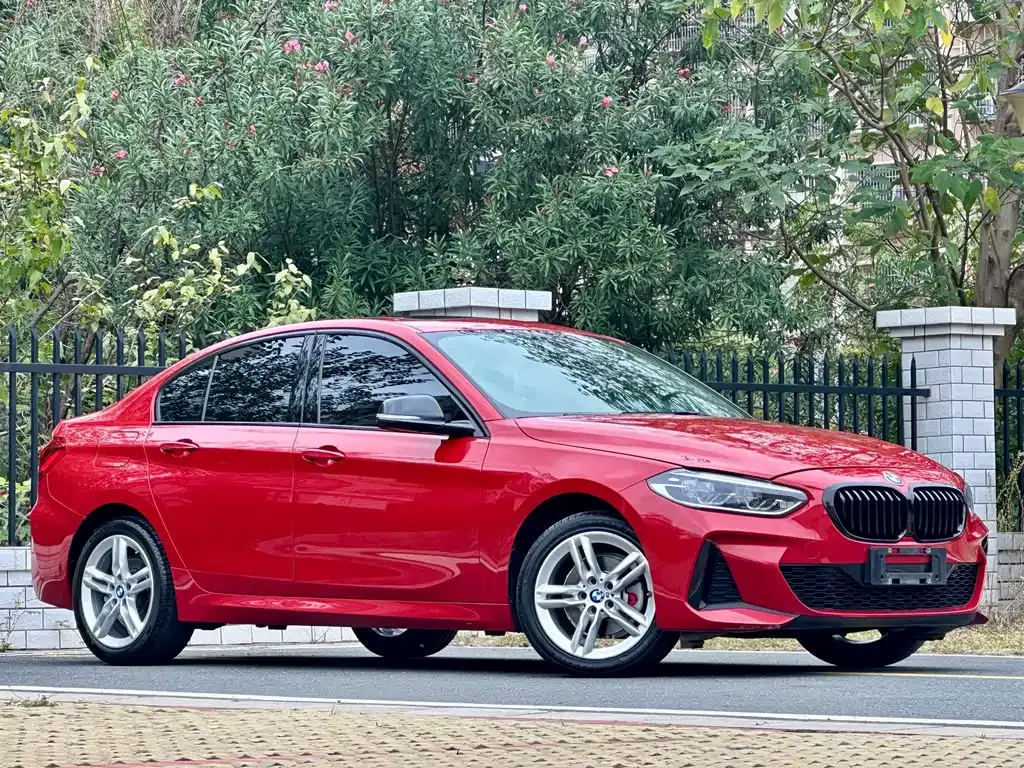 BMW 1 Series — фото 1