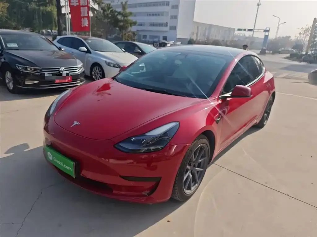Tesla Model 3 — фото 2