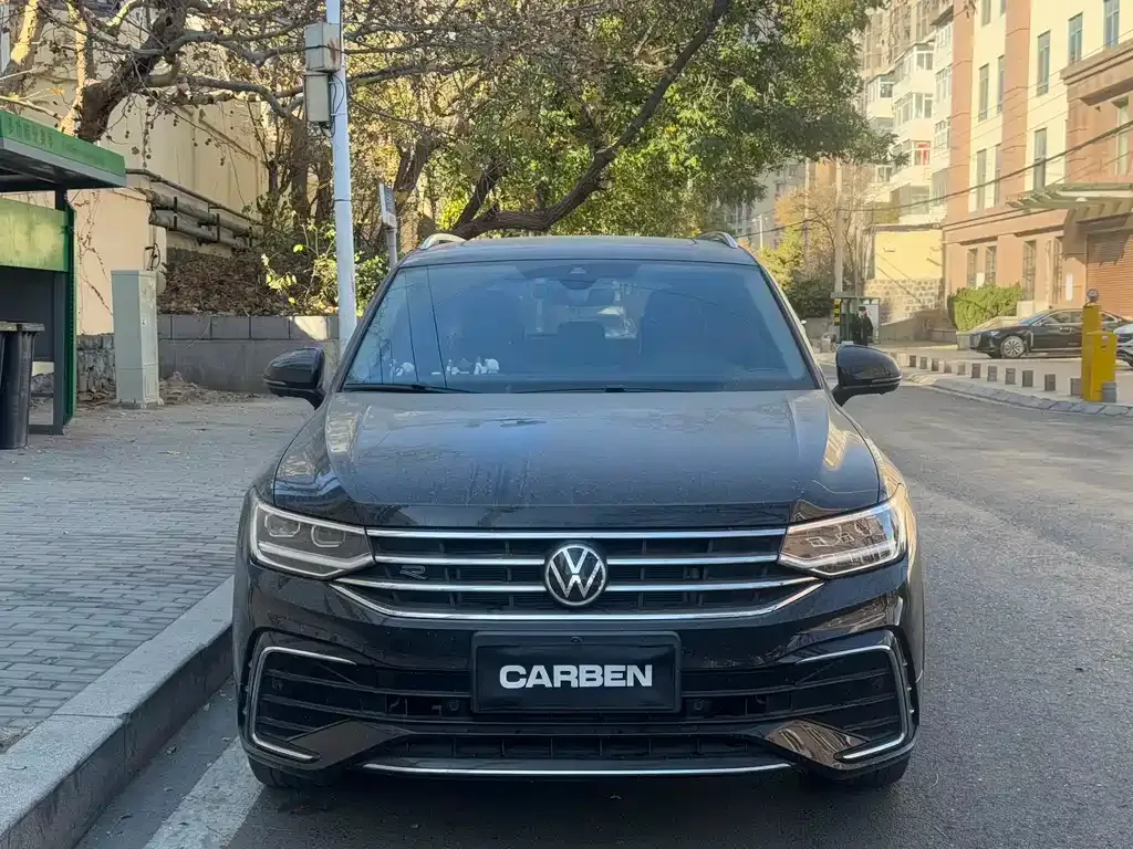 Volkswagen Tiguan L — фото 2