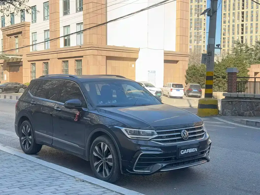 Volkswagen Tiguan L — фото 3