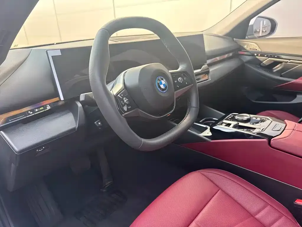 BMW i5 — фото 6