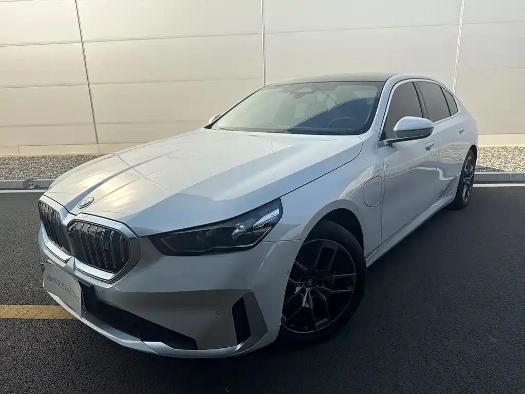 BMW i5 — фото 7
