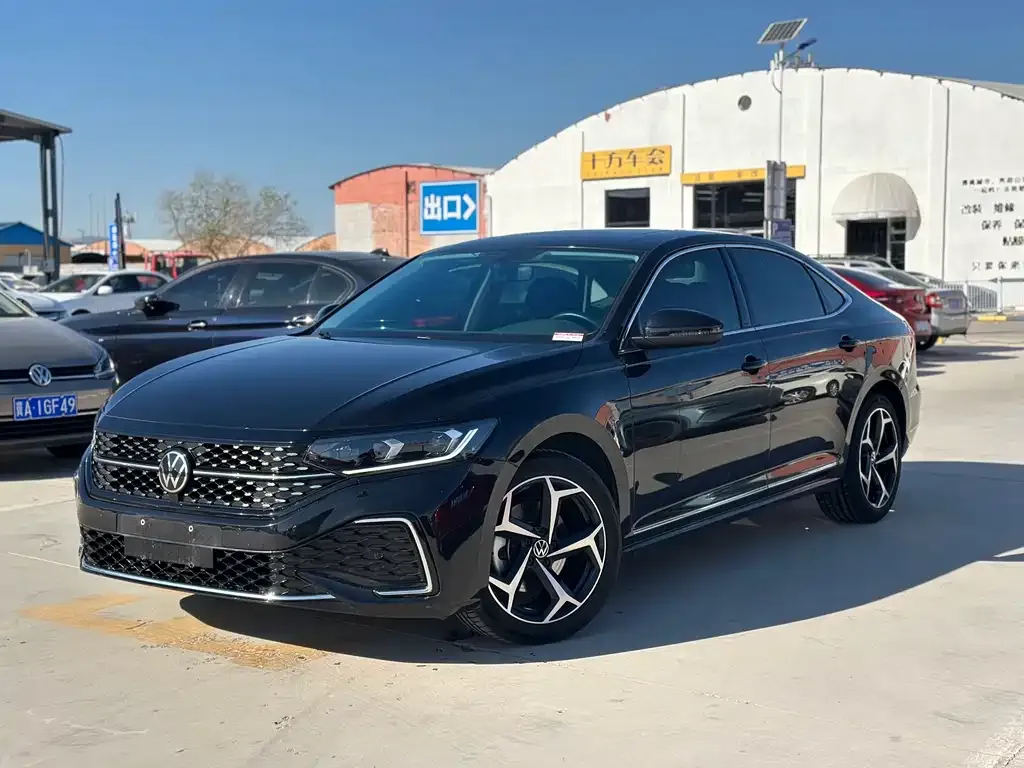 Volkswagen Passat — фото 1