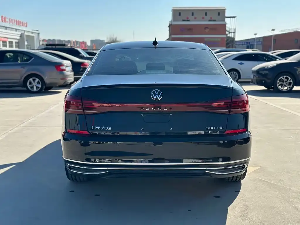Volkswagen Passat — фото 4