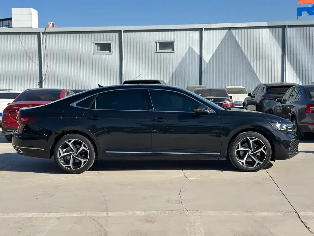 Volkswagen Passat — фото 6