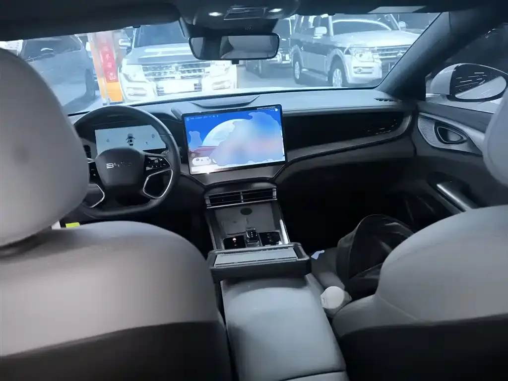 BYD Seal — фото 10