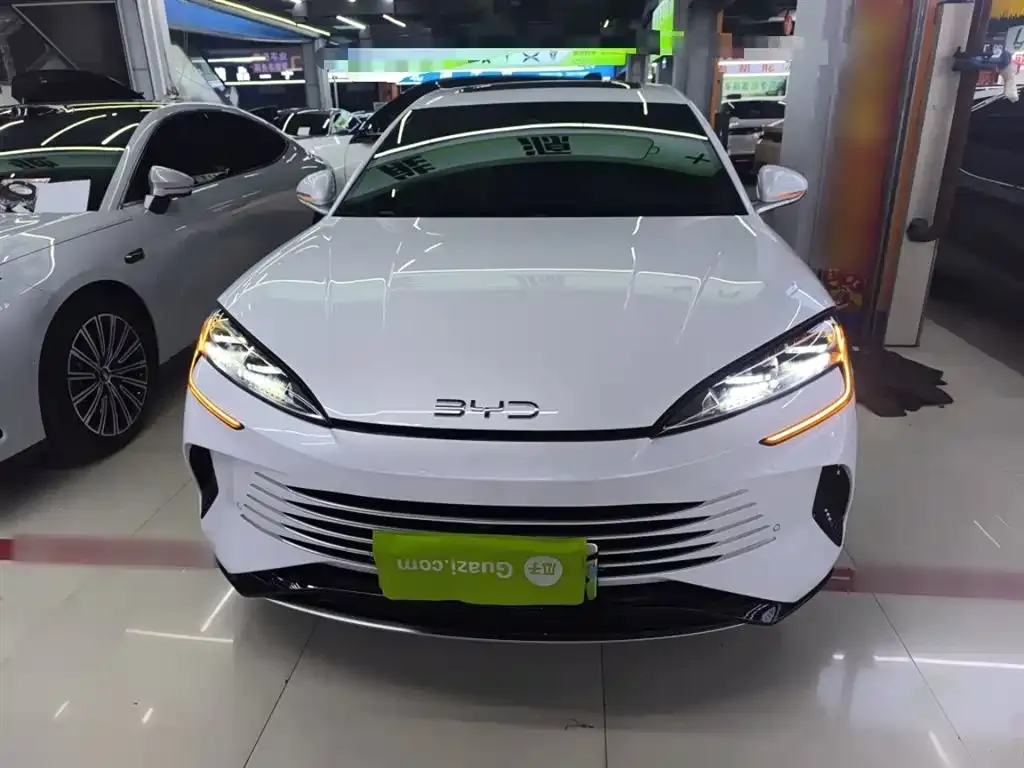 BYD Seal — фото 3