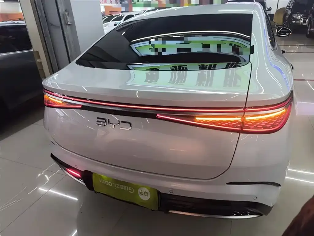 BYD Seal — фото 6