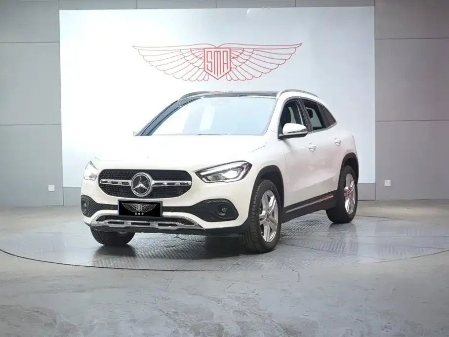 Mercedes-Benz GLA — фото 1