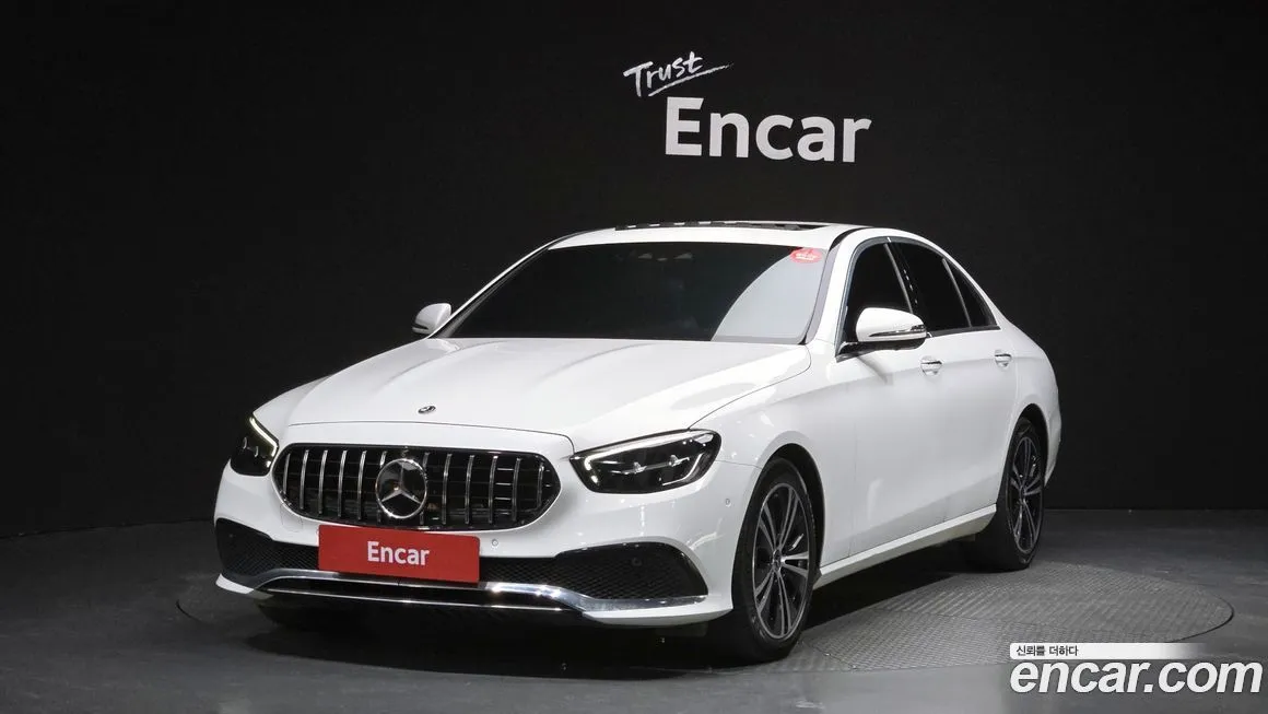 Mercedes-Benz E-Class — фото 1